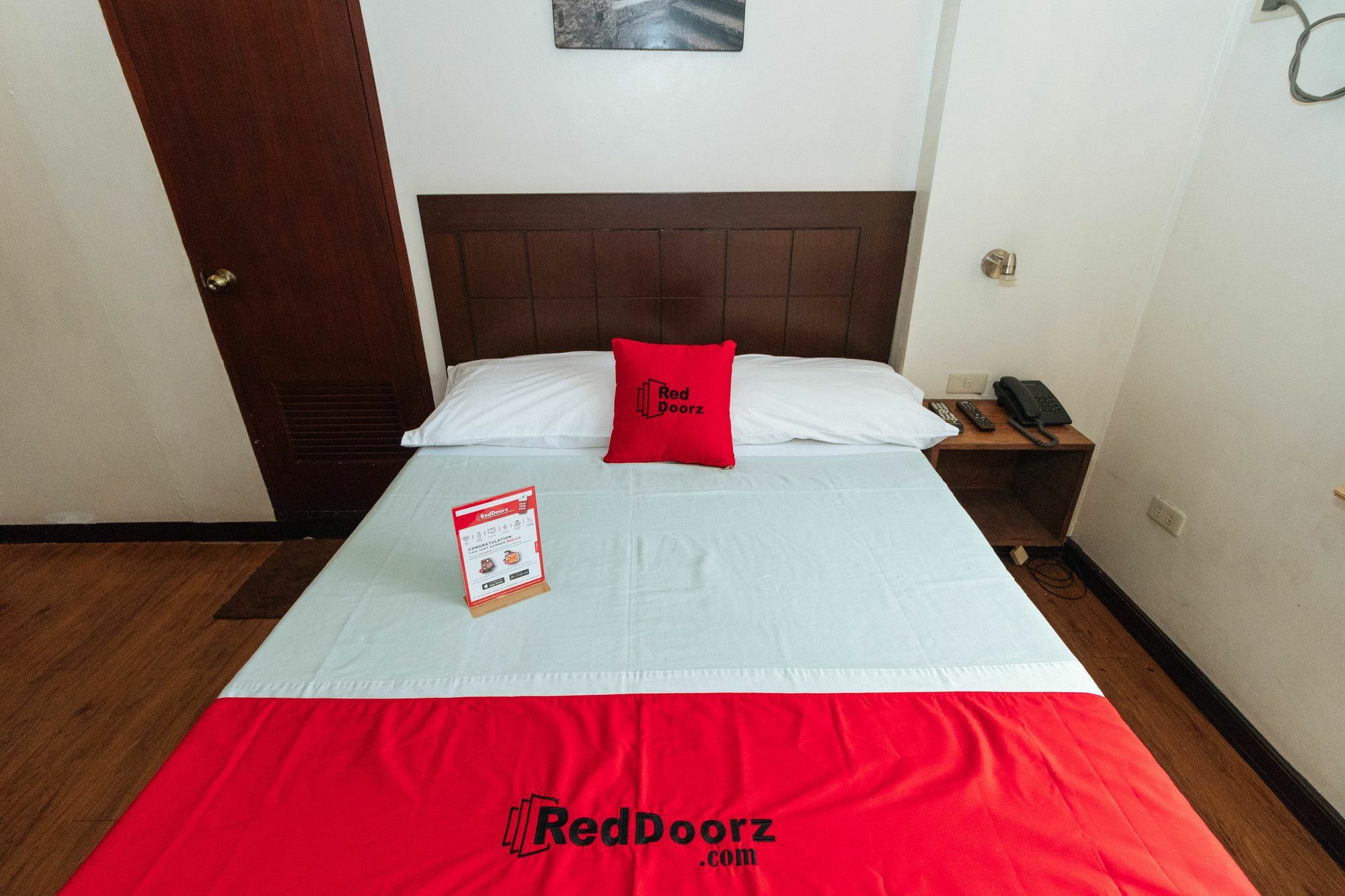 Reddoorz San Antonio Makati Hotel Manila Exterior photo